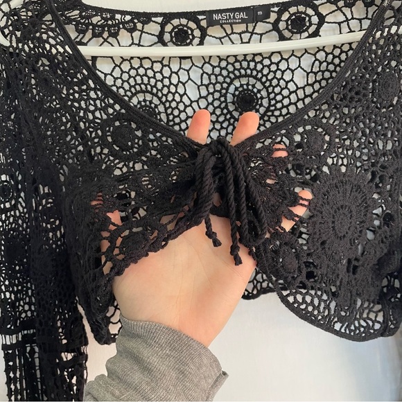 Nasty Gal Black Lace Crop Top - Picture 6 of 9